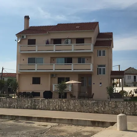 Punta Grzan 3* Petrcane