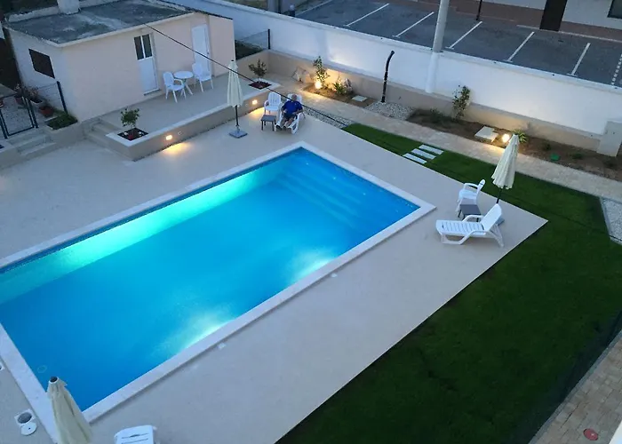 Punta Grzan 3*