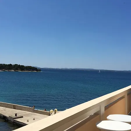 Punta Grzan 3*