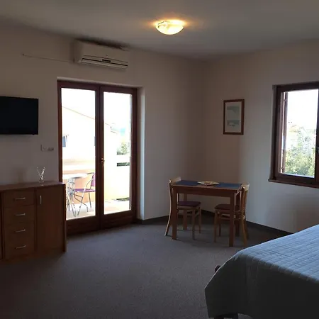 Guest house Punta Grzan Petrcane