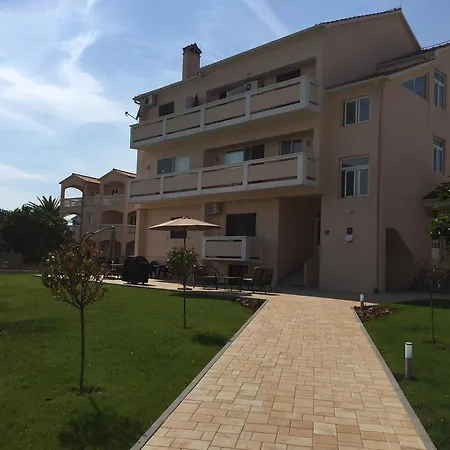 Punta Grzan Guest house Petrcane